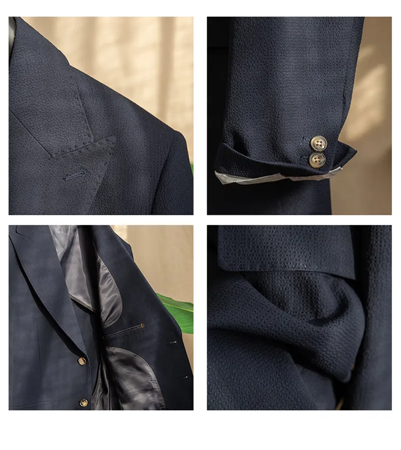 Half-lined seersucker gun lapel jacket in white with double-breasted buttons and long sleeves