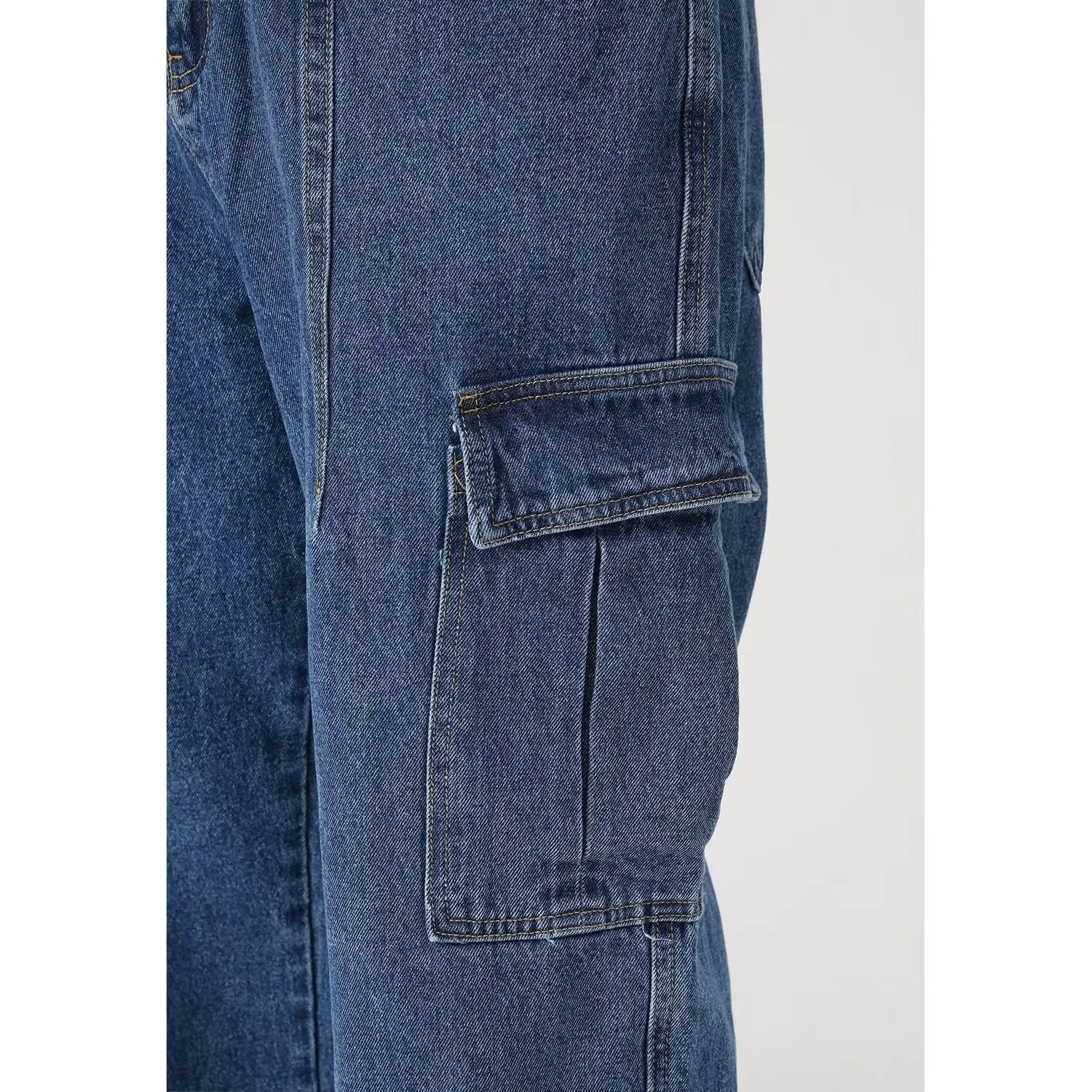 American retro loose straight leg cotton denim workwear jeans in blue with zipper fly