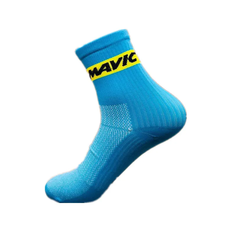 Pair of nylon outdoor cycling socks for men and women in five colours one size free size