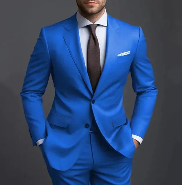 Business casual men's slim fit two-piece suit set in blue with jacket and trousers on mannequin