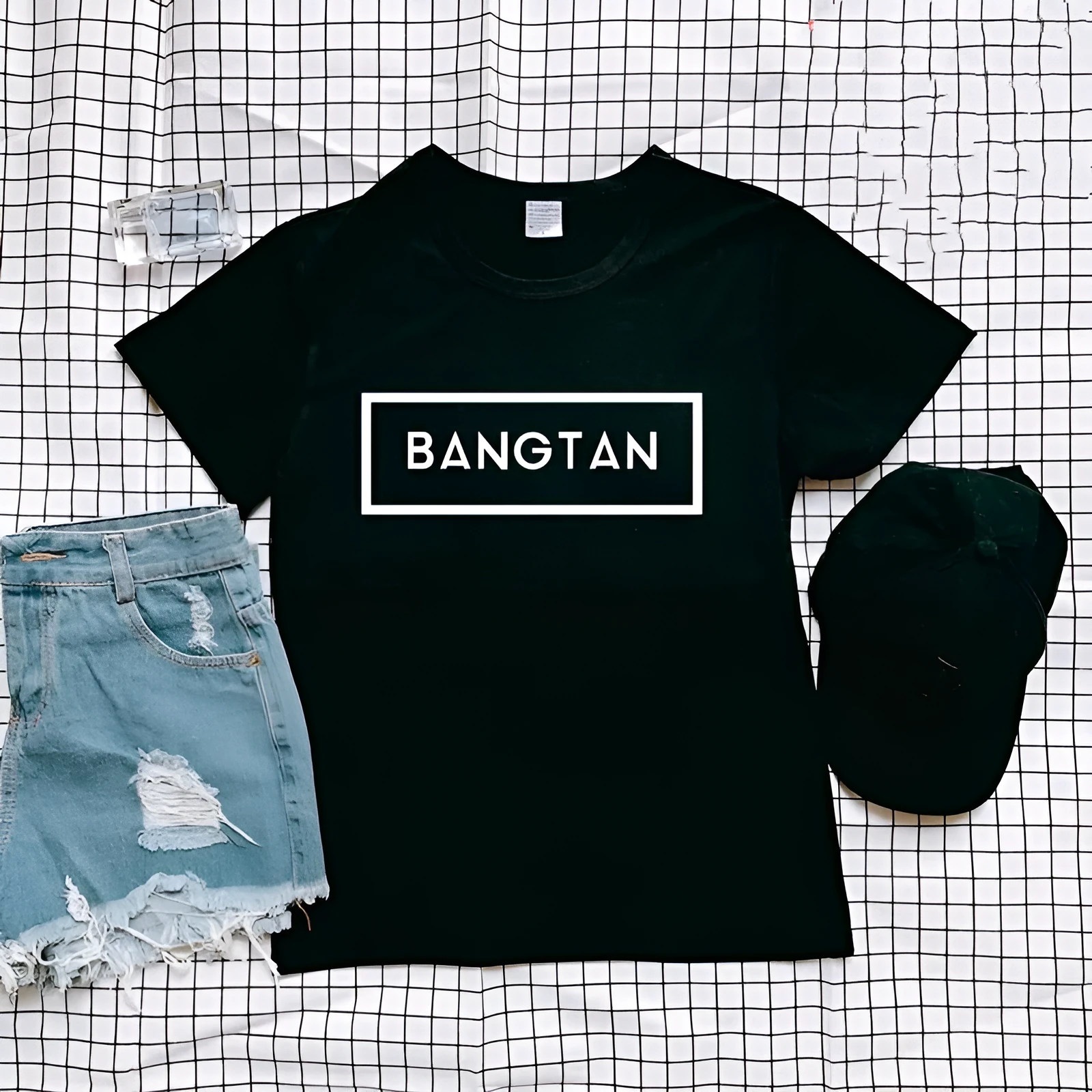 Alphanumeric cotton T-shirt in black for everyday casual wear