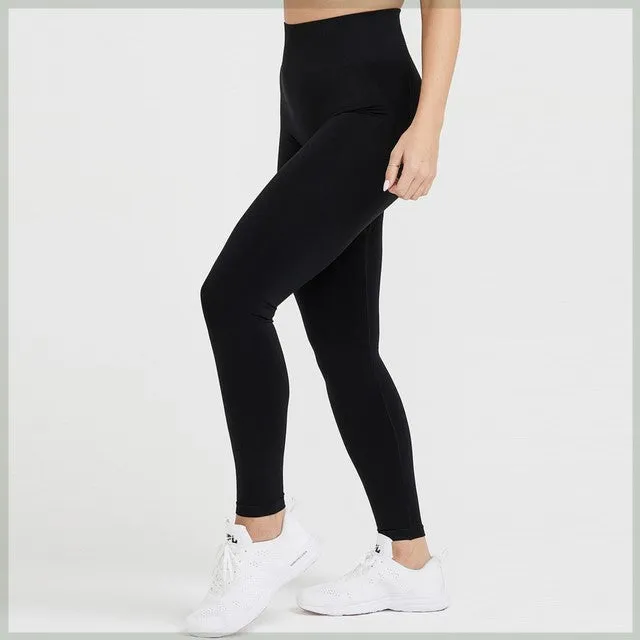 Women's seamless scrunch butt leggings in straight-leg style, available in Black, coal, rosewood, midnight, evergreen, and sage colours