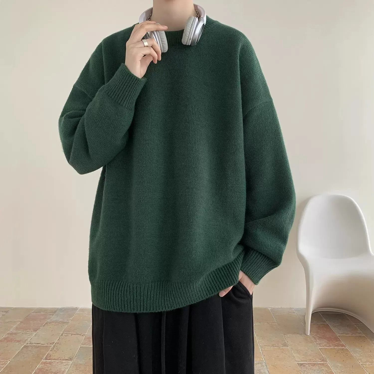 Men's Korean version round neck sweater in loose fit synthetic blend, available in multiple colours