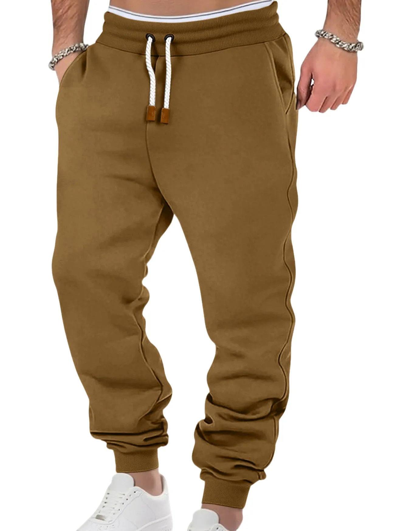 Men's solid colour fleece-lined cuffed sweatpants in army green with drawstring waist