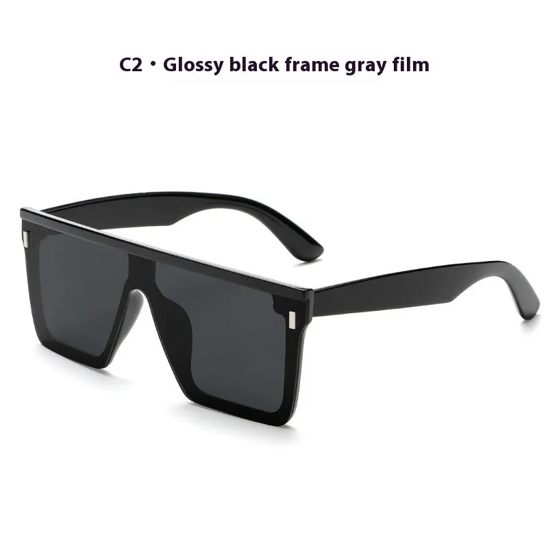 Polarised sun-resistant sunglasses with sand black frame and gray lenses for driving and outdoor use