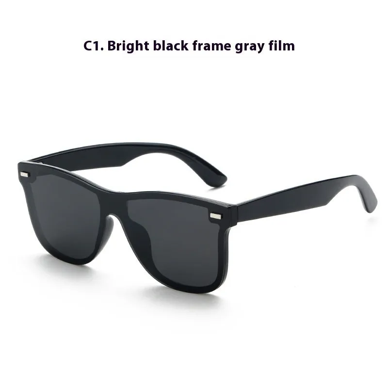 Polarised sun-resistant sunglasses with sand black frame and gray lenses for driving and outdoor use