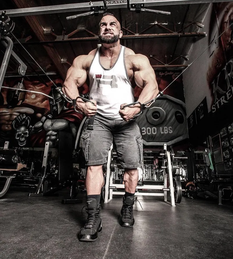 White cotton sleeveless vest for men's gym training, round neck, regular fit