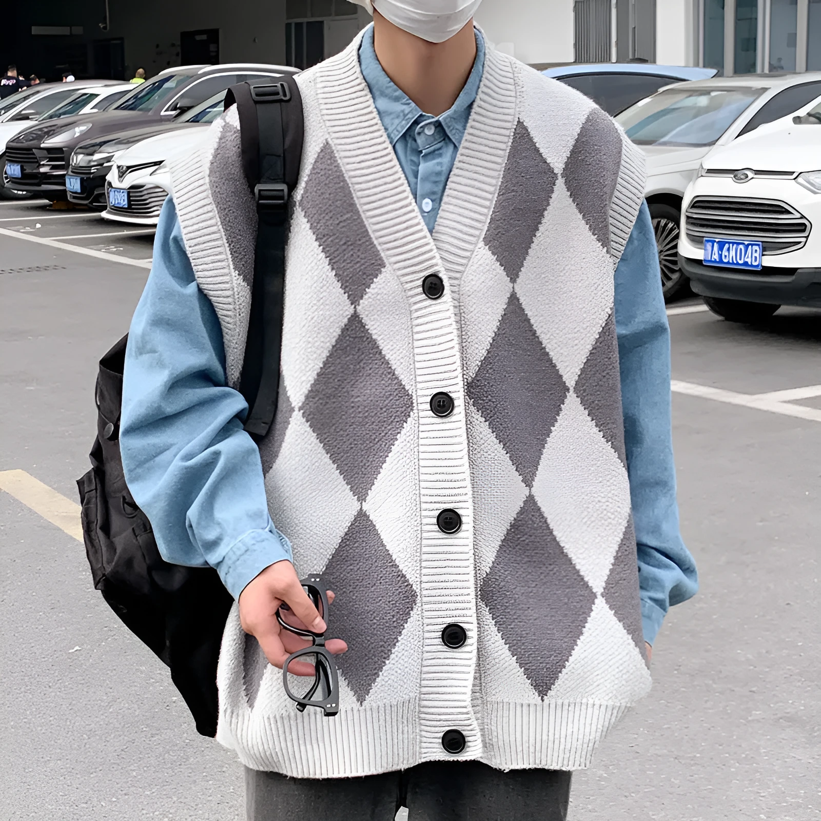 Men's V-neck cardigan sweater vest in solid colour, loose fit, sleeveless, spring autumn leisure wear