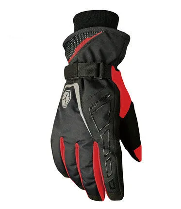 Scoyco Sai Feather MC21 waterproof cold-proof motorcycle gloves in red on display
