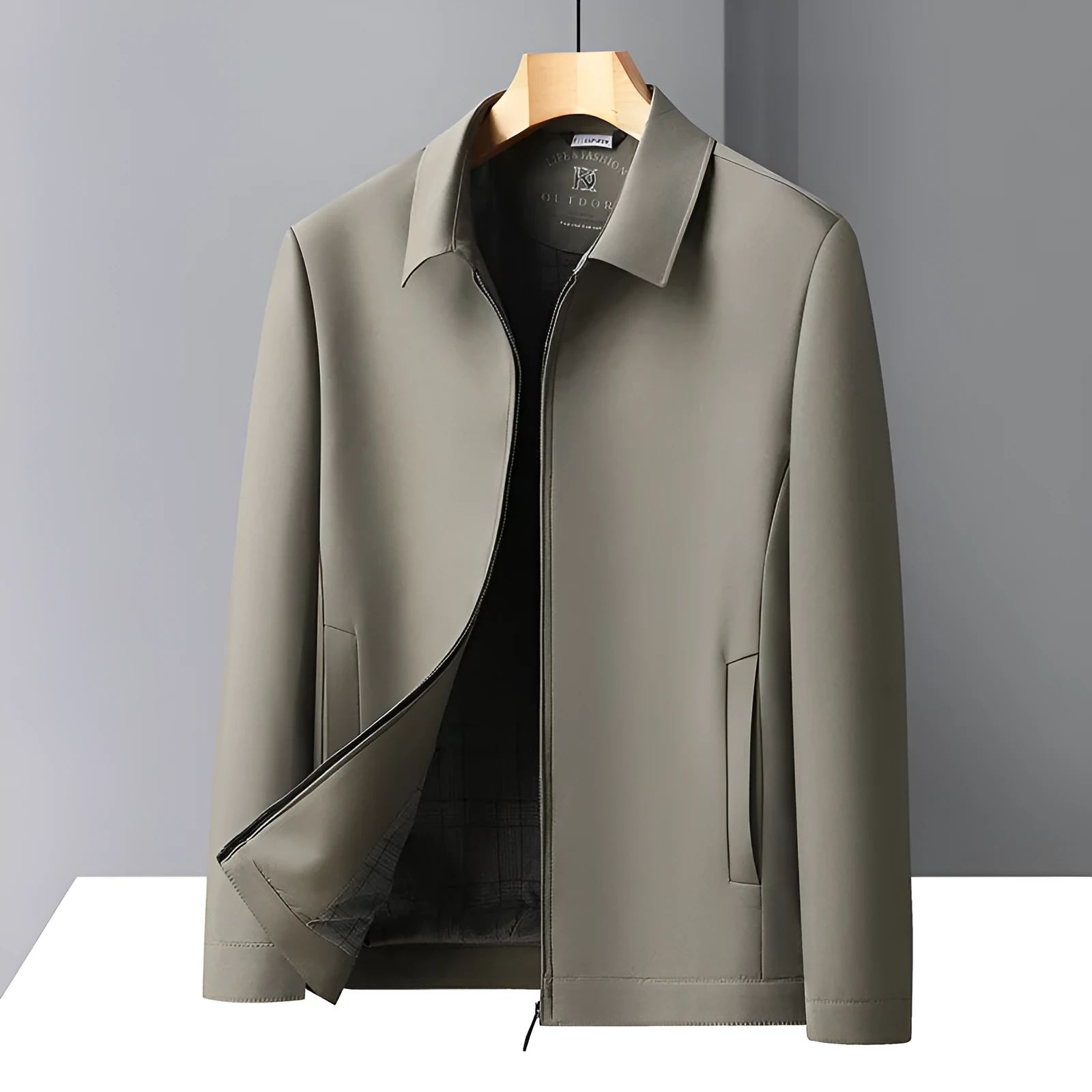 Men's solid colour casual jacket with polo collar and side seam pockets in loose fit