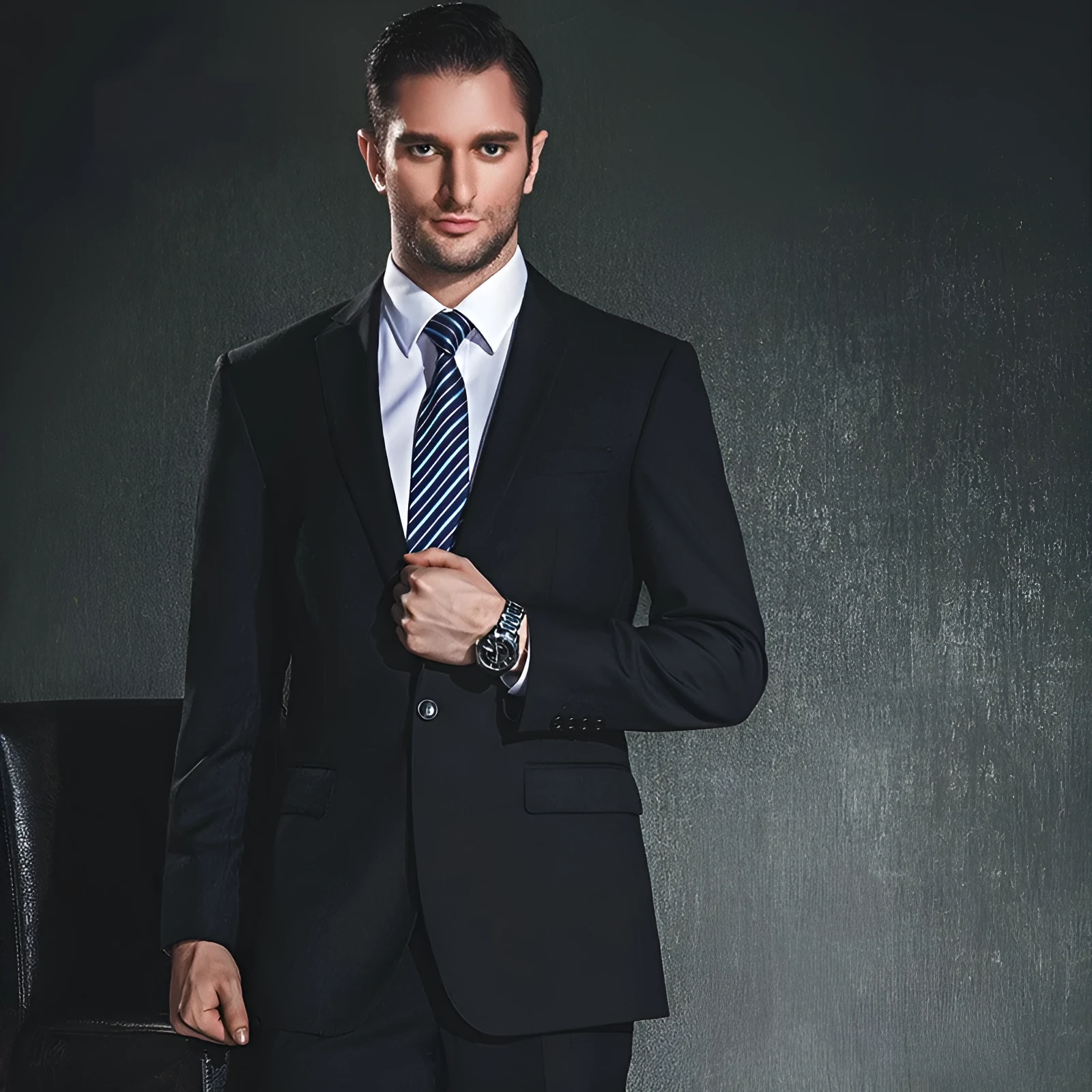 Men's wool blend slim fit casual suit jacket in black with two-button placket and side slits