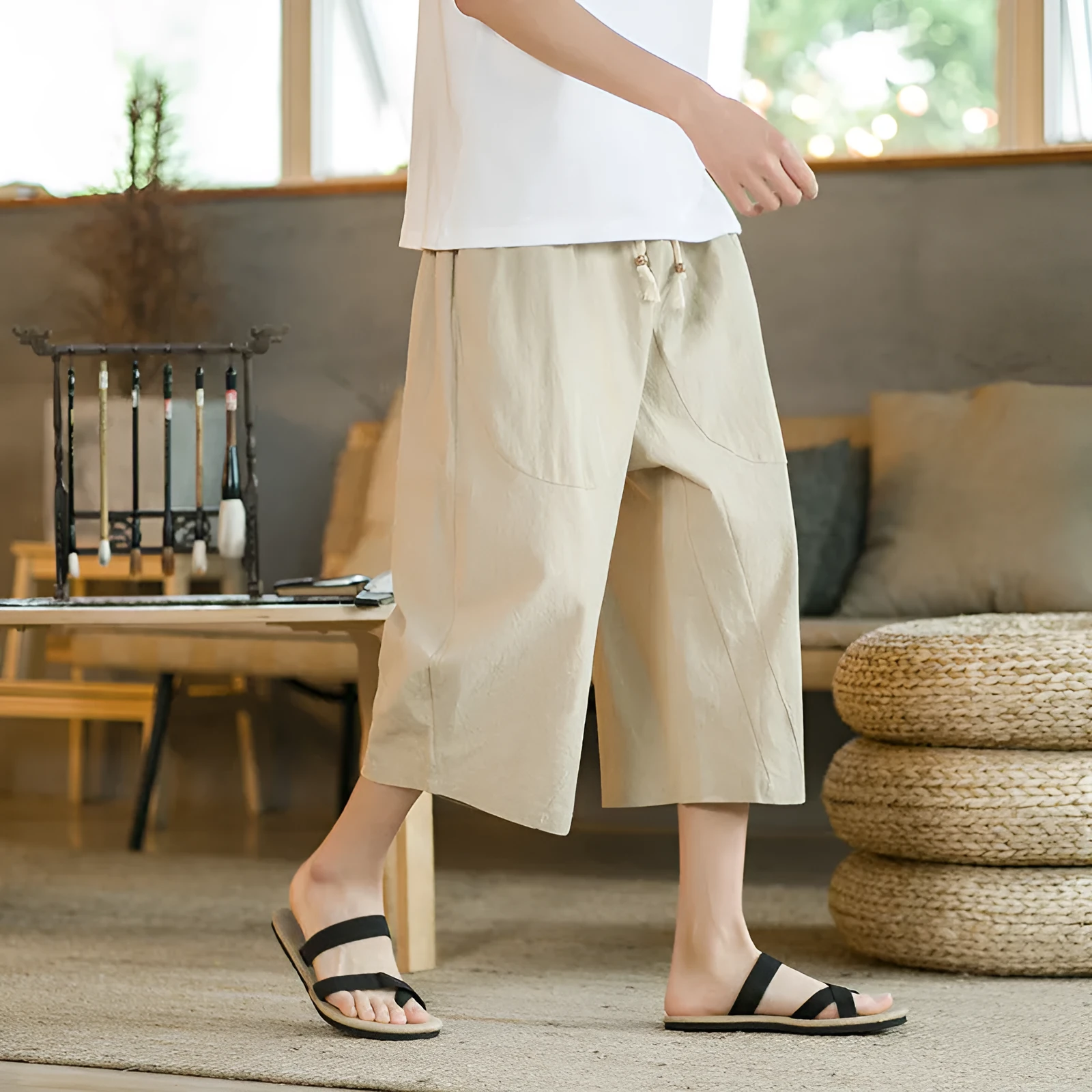 Women's plus size linen casual shorts in straight leg cut with skinny opening.