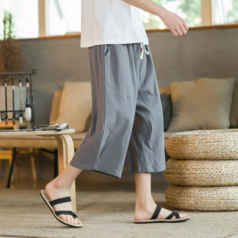 Women's plus size linen casual shorts in straight leg cut with skinny opening.