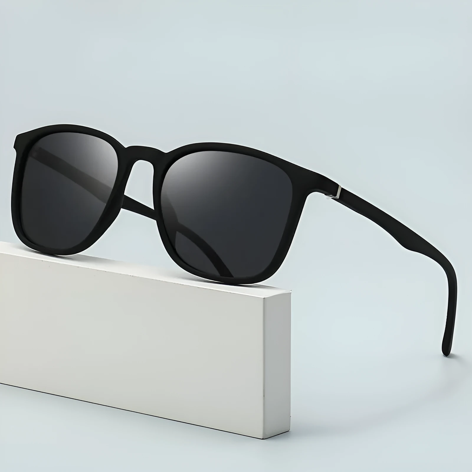Men's polarized sunglasses with PC frame and UV400 protection in various colour options