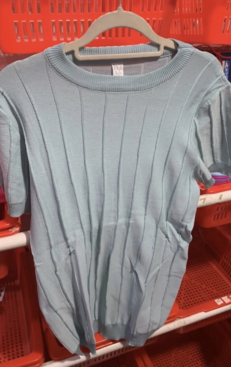 Men's short sleeve knitted T-shirt in solid colour, loose fit, round neck, lightweight polyester summer top