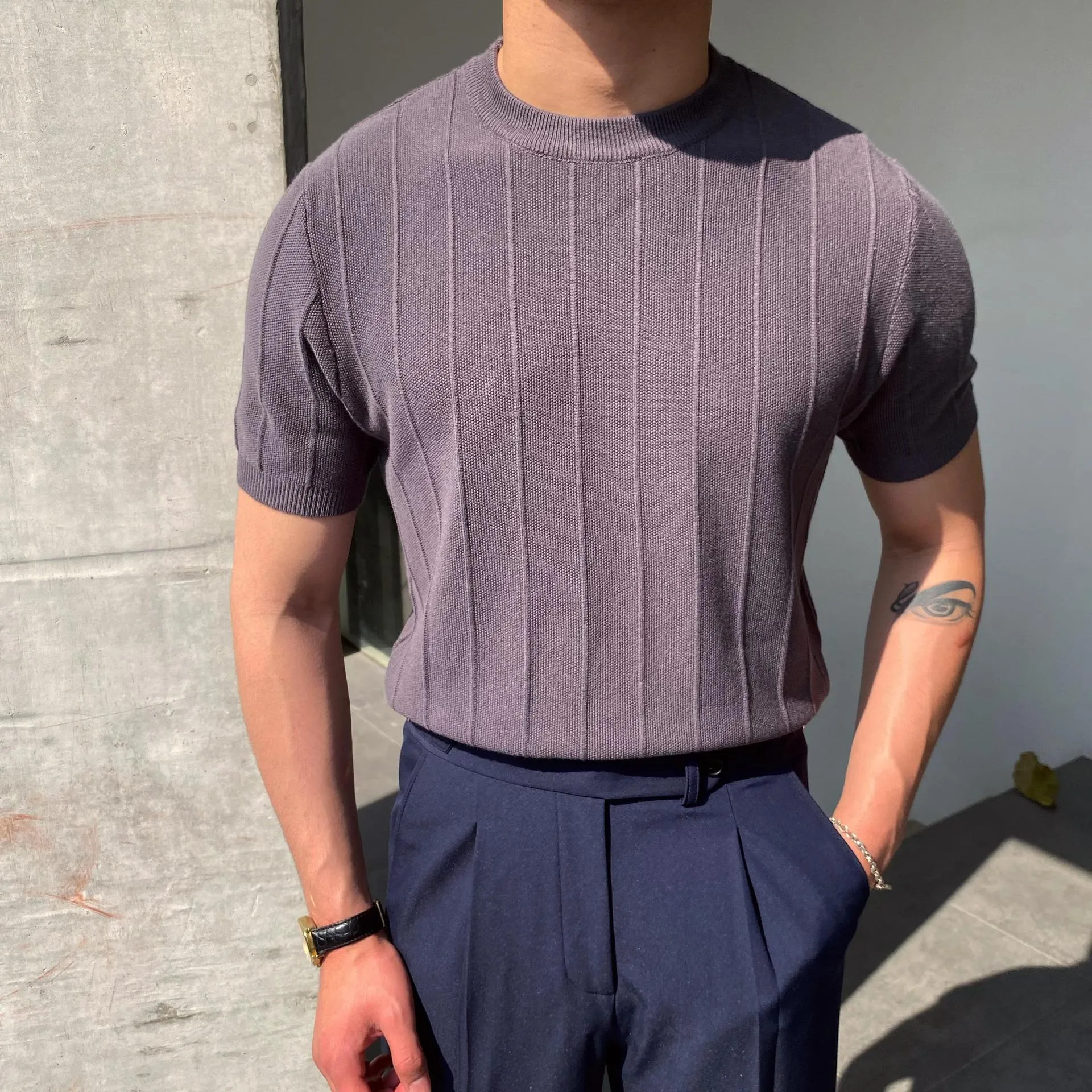 Men's short sleeve knitted T-shirt in solid colour, loose fit, round neck, lightweight polyester summer top