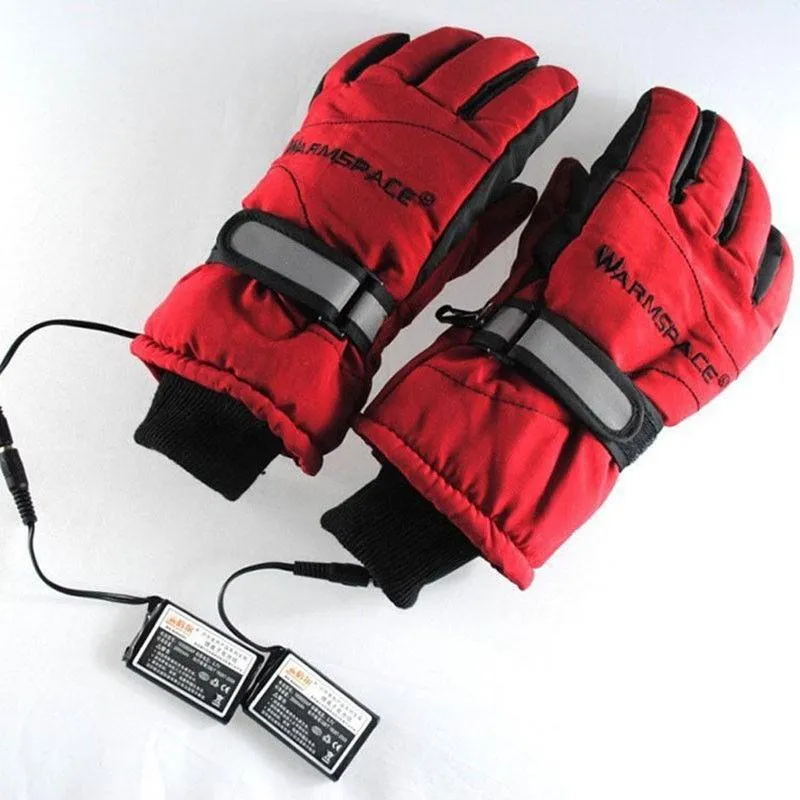 Rechargeable heated gloves in grey knitted material with USB charging port, for winter outdoor use