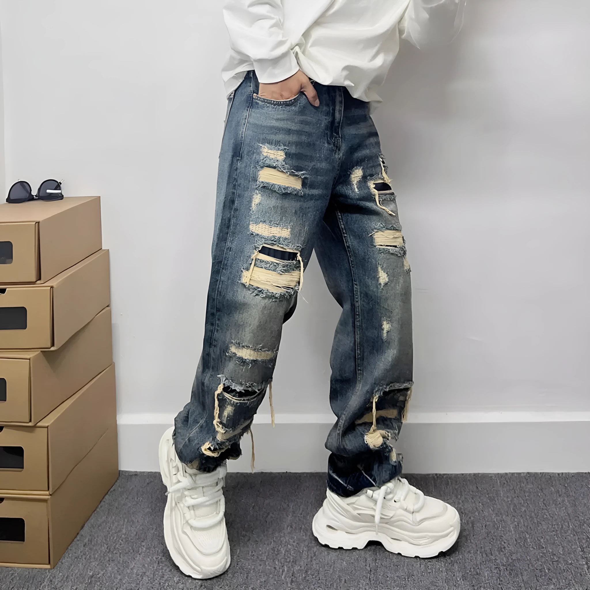 Light blue mid-waist zip-fly cotton denim jeans for teenagers