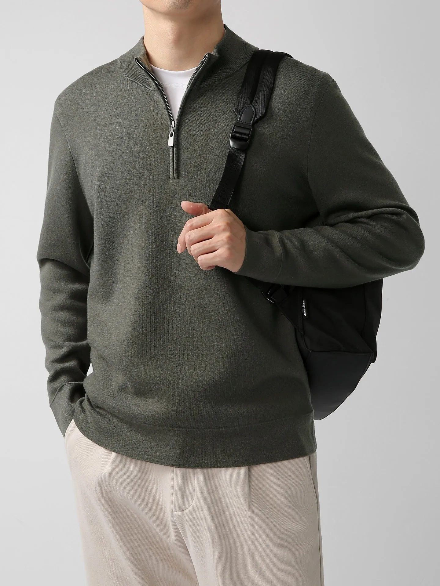 Men's merino wool zip stand collar sweater in light business style, machine washable, regular fit pullover