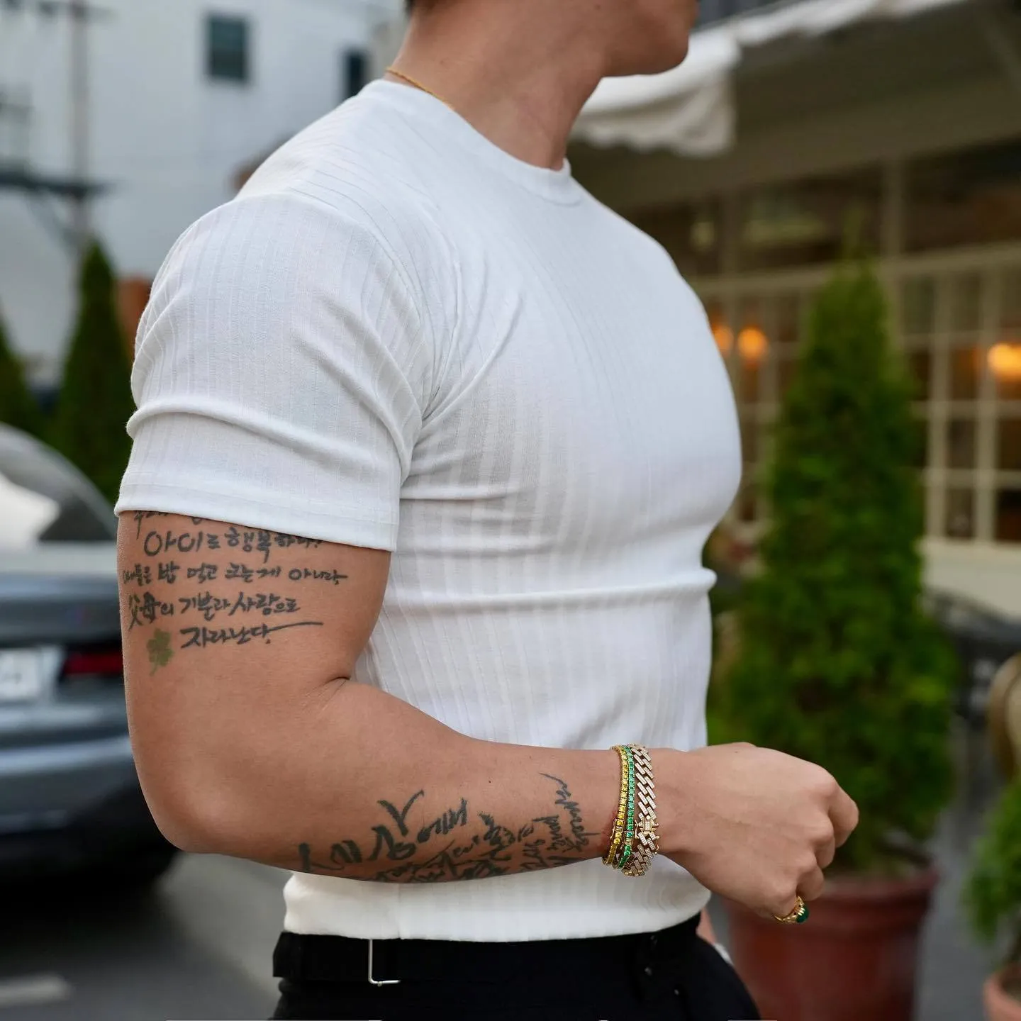 Men's cotton blend crew neck short sleeve t-shirt in black, front view, sizes M-XXXL