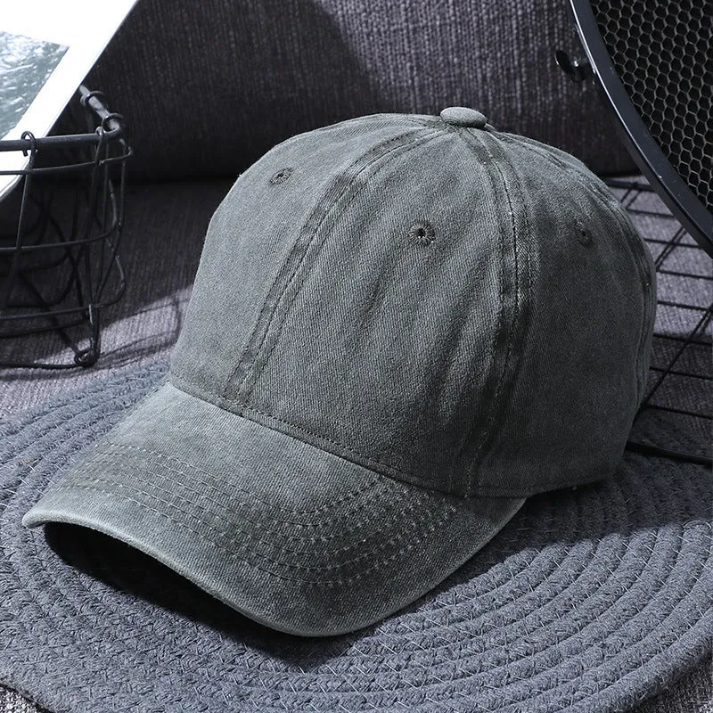 Washed cotton baseball cap in retro style with dome top and curved brim, adjustable 55-60cm
