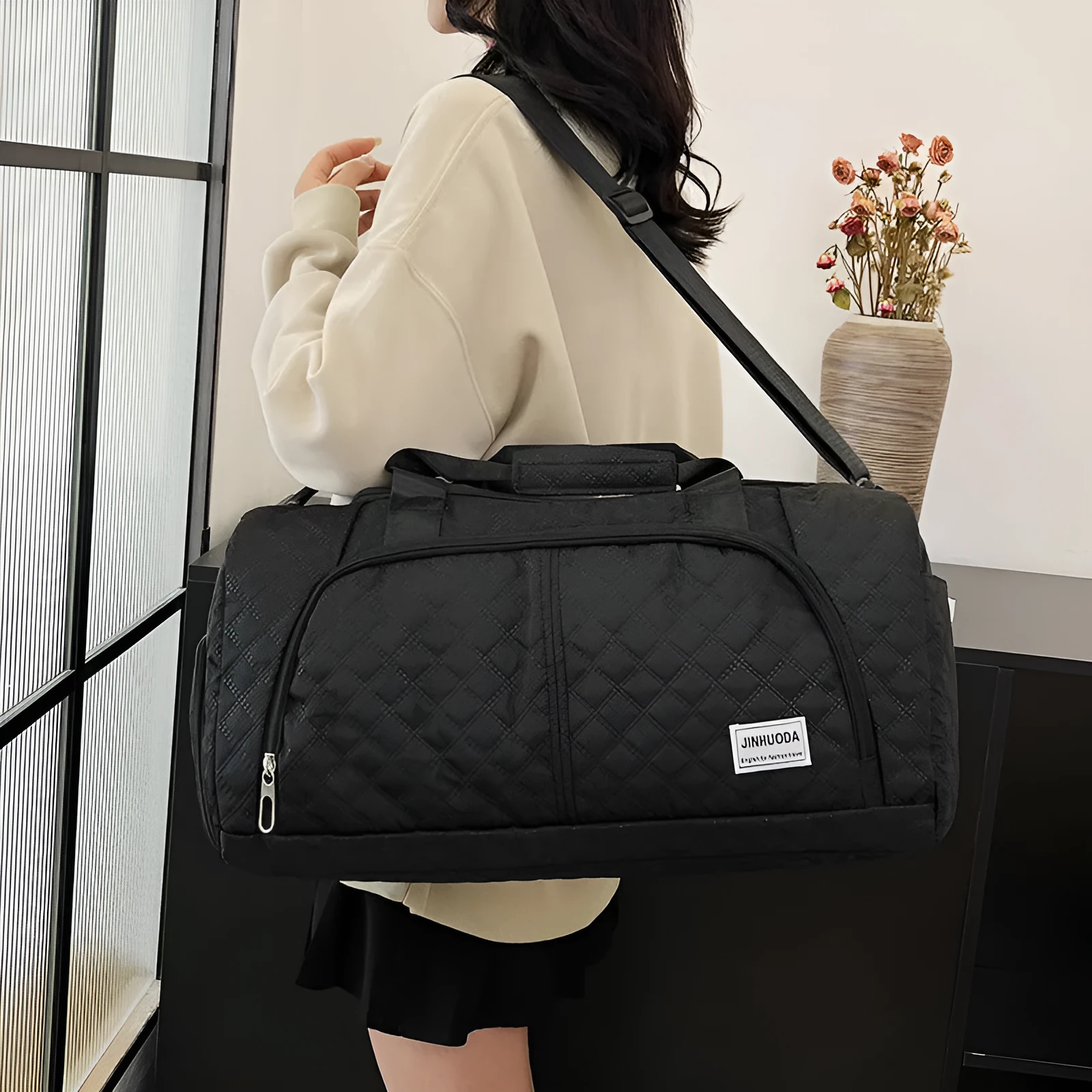 Unisex Oxford cloth dry wet separation fitness handbag in solid colour with sewing thread detail