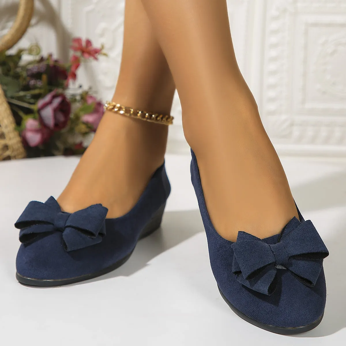 Women's rubber sole plus size flat casual shoes in black with suede bow, round toe, low heel