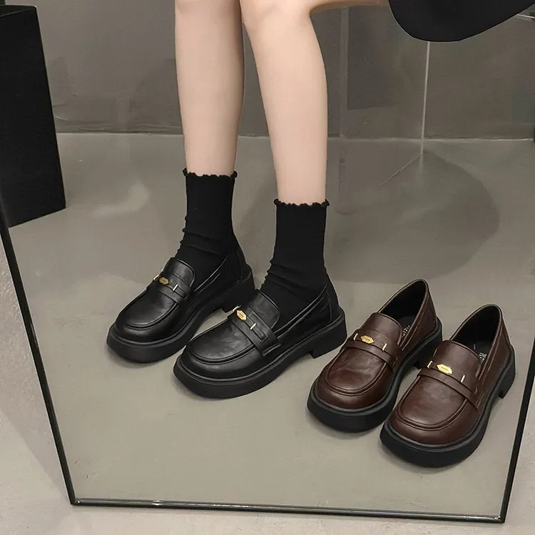 Women's all-match metal commuter soft bottom low top small leather shoes in black with round toe and mid heel