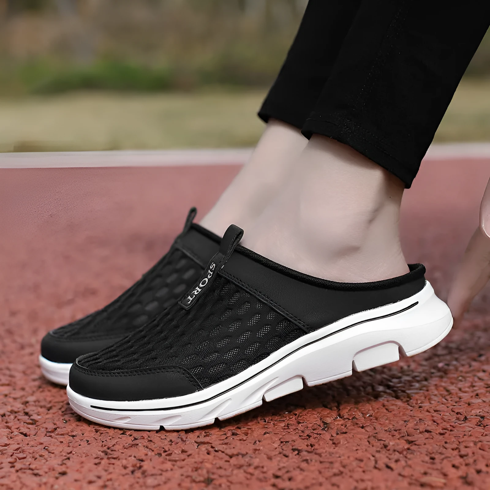Unisex summer casual non-slip beach sandals with breathable mesh upper, low-top style, sizes 35-48