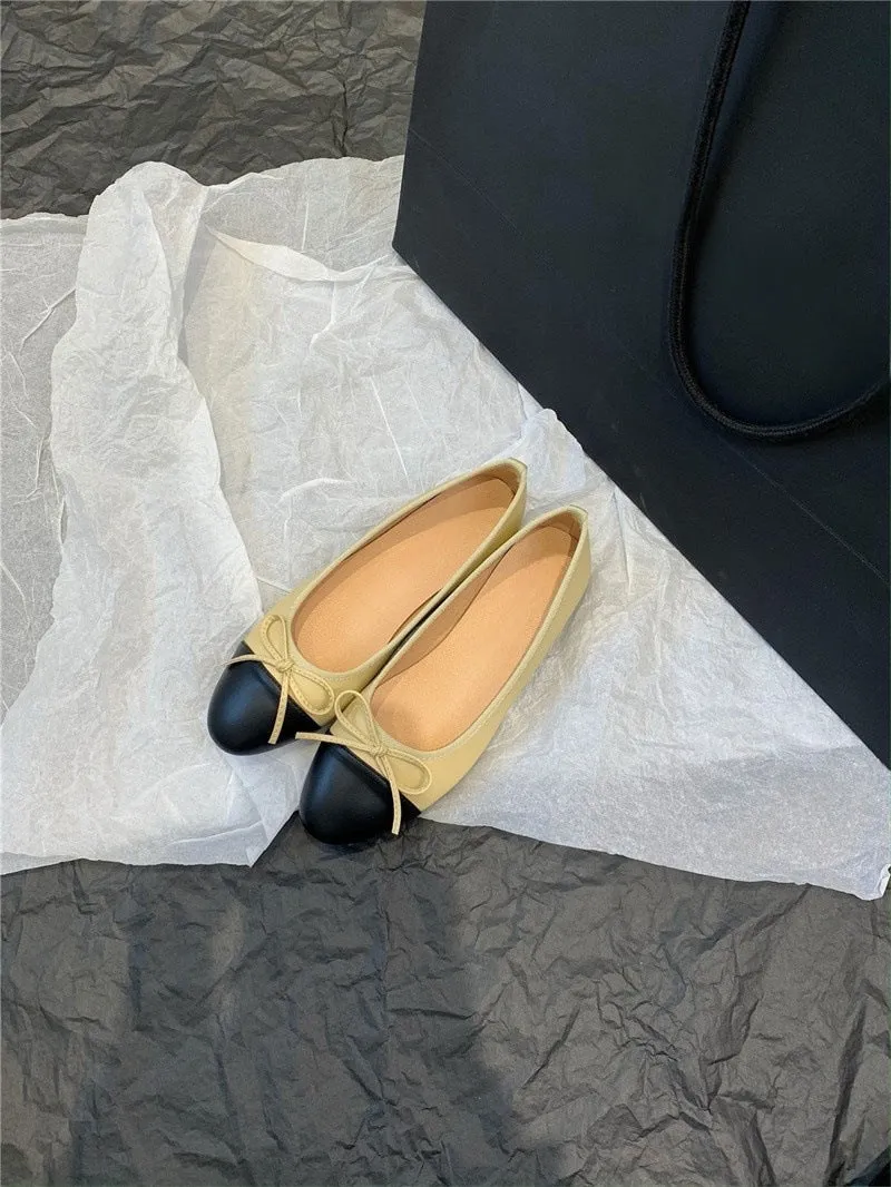 Women's ballet flats with bowknot detail and flat rubber sole in apricot colour