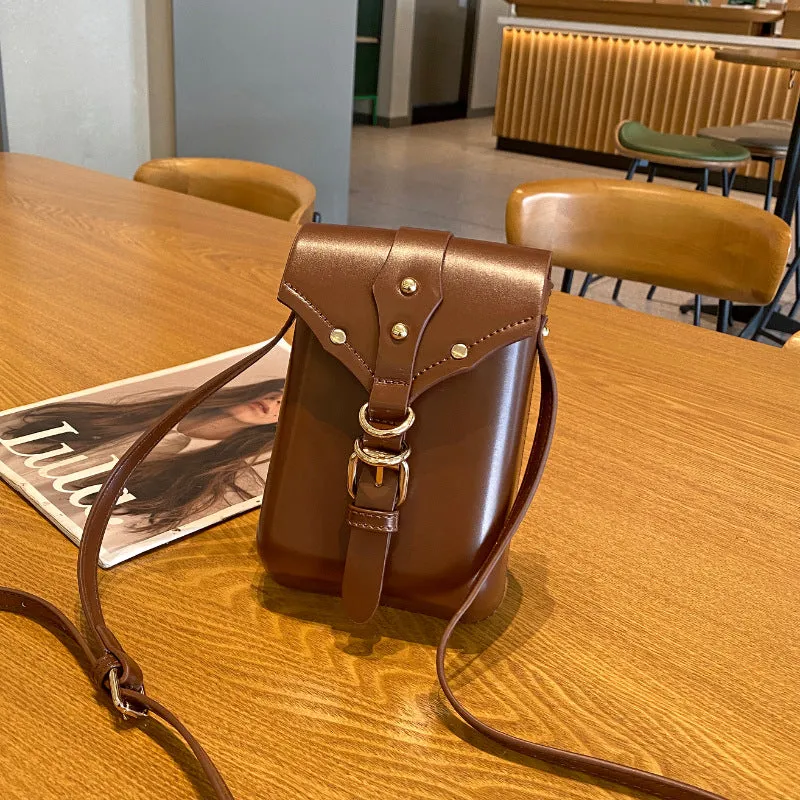 Small casual crossbody square bag in PU leather with sewing thread detail, black or brown colour options for women