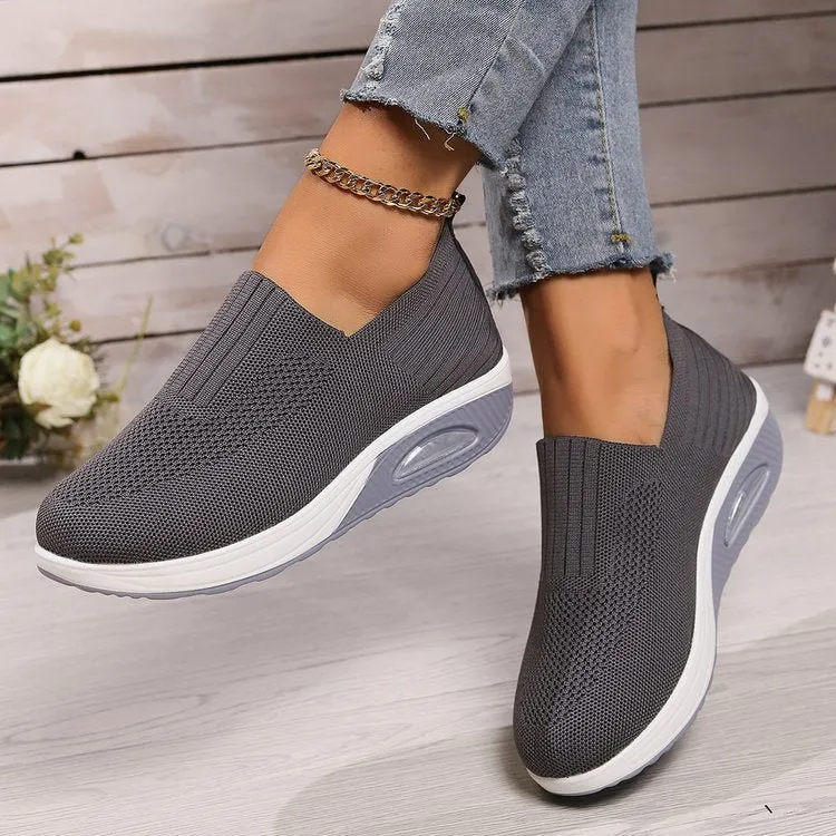 Unisex slip-on casual knitted wedge shoes in six colours with round toe and shallow opening