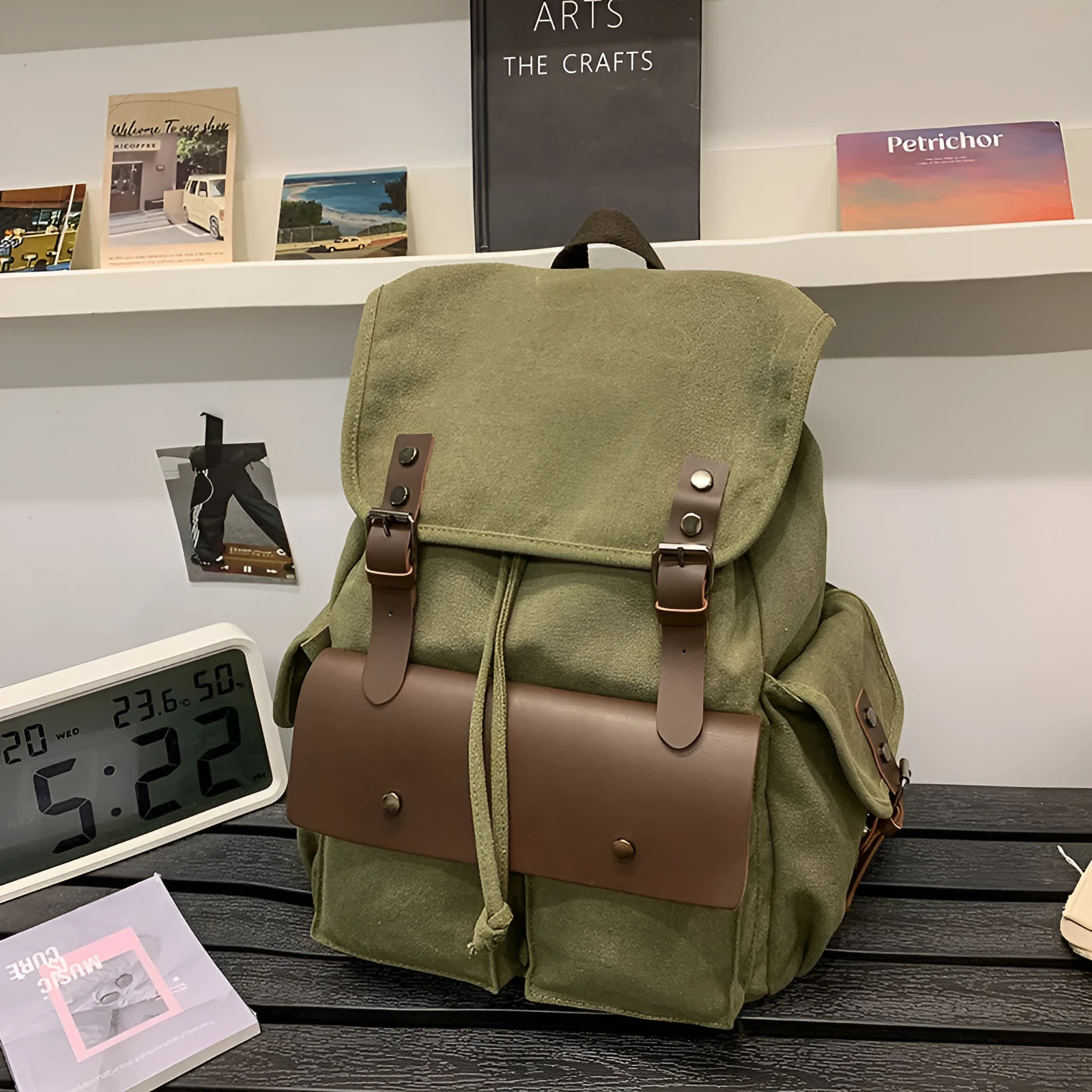 Nylon men's backpack 22L 33x16x42cm solid colour design for outdoor sports