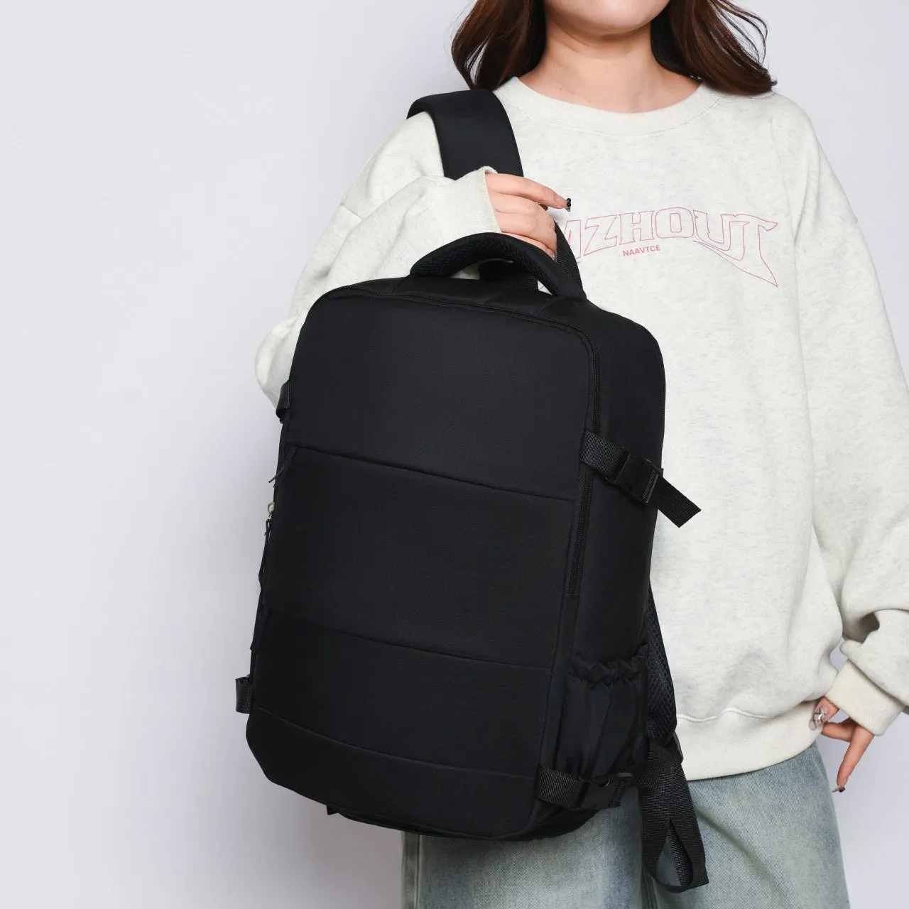Large capacity dry wet separation backpack in solid colour with breathable design, free size, 20-35L
