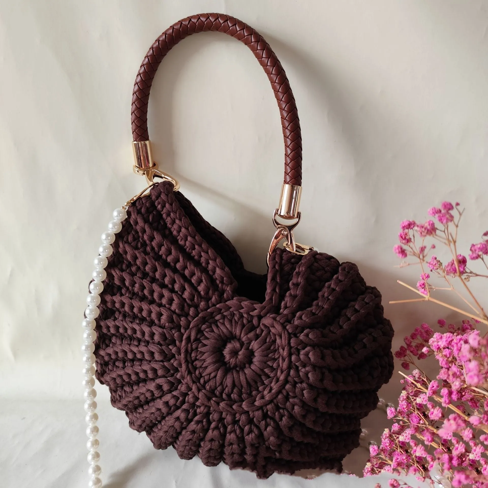 Round handmade woven crossbody bag with pearl chain strap, 25x25cm, polyester, multiple colour options