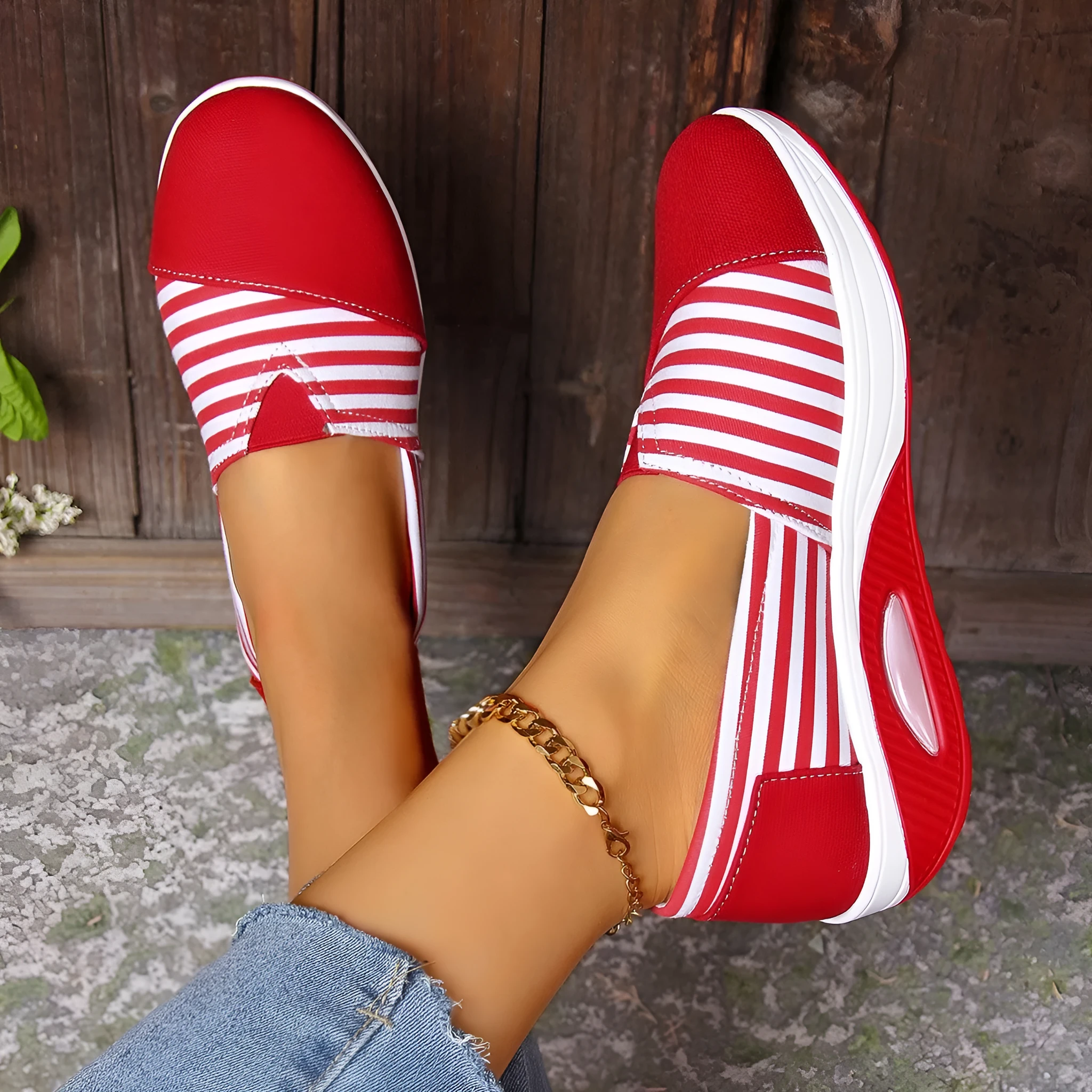 Women's striped canvas casual shoes in blue with flat platform heel and round head