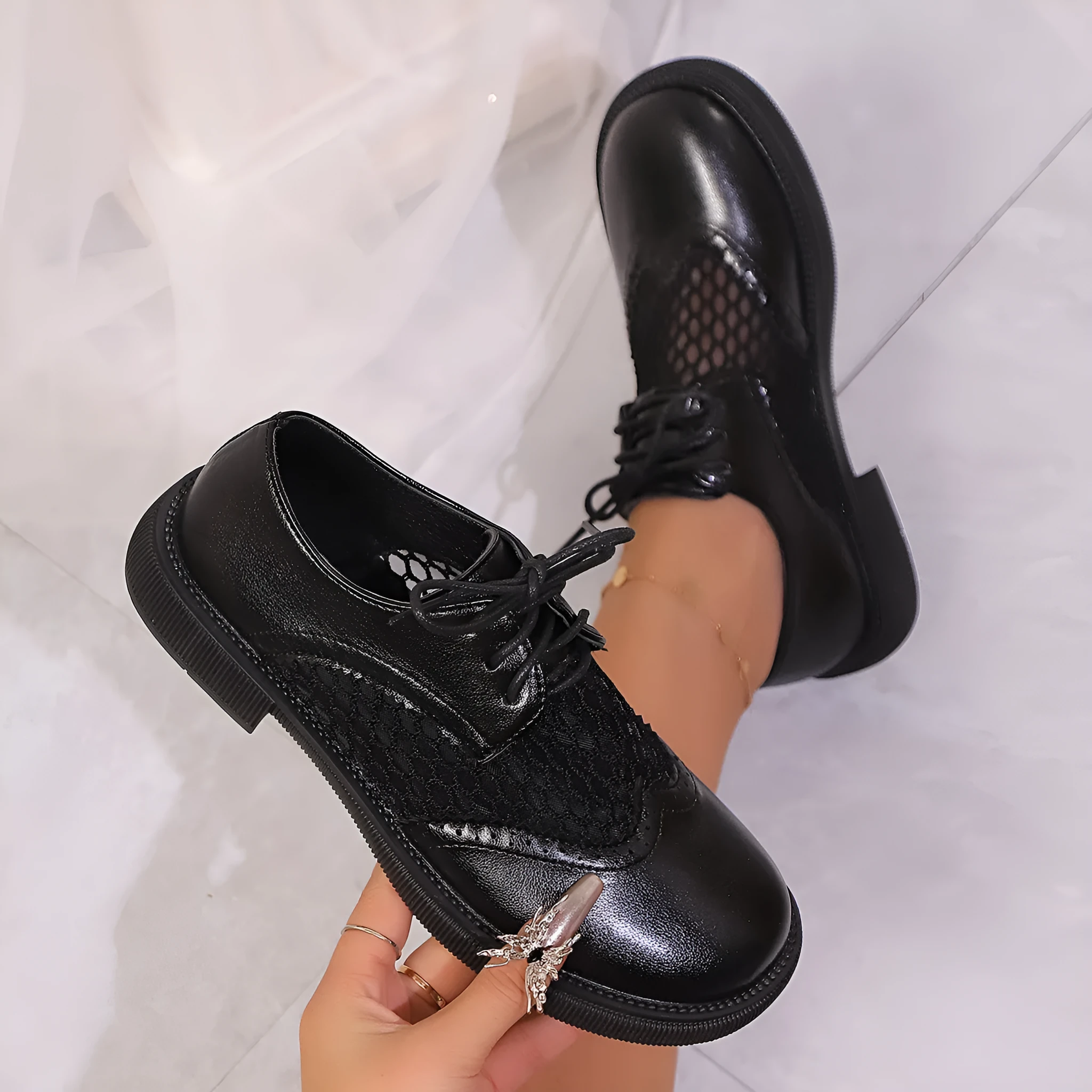 Women's mid heel lace-up mesh PU leather shoes, black single colour, low square heel, round toe design