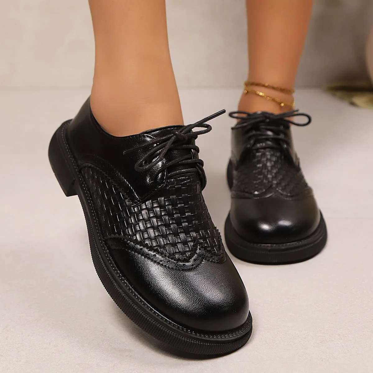 Women's mid heel lace-up mesh PU leather shoes, black single colour, low square heel, round toe design