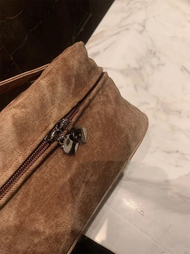 Brown PU leather portable partition storage handbag with zipper closure, compact 23x11.5x15.5cm size