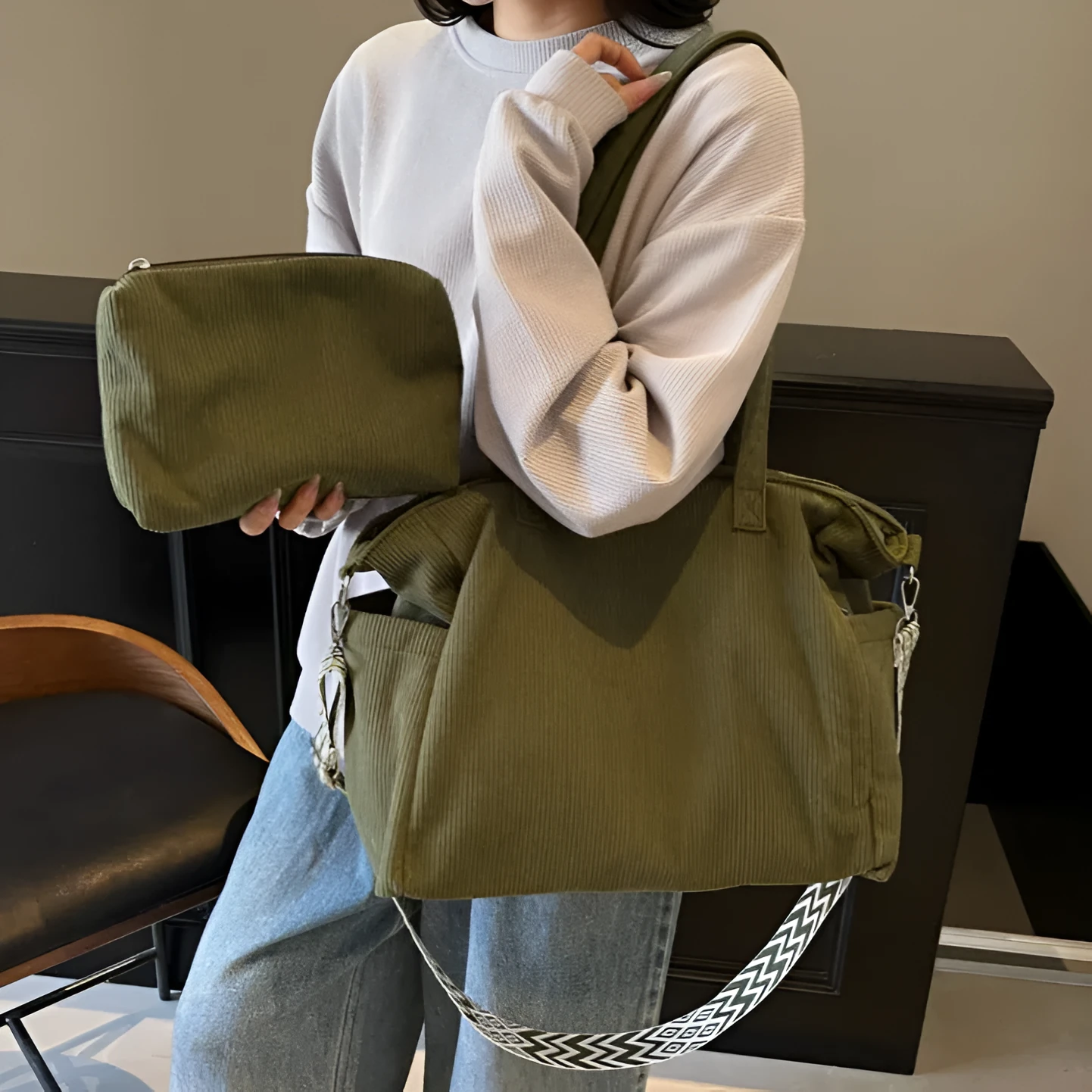Corduroy one-shoulder canvas bag with sewing line detail, 44x29x15cm, available in multiple colours