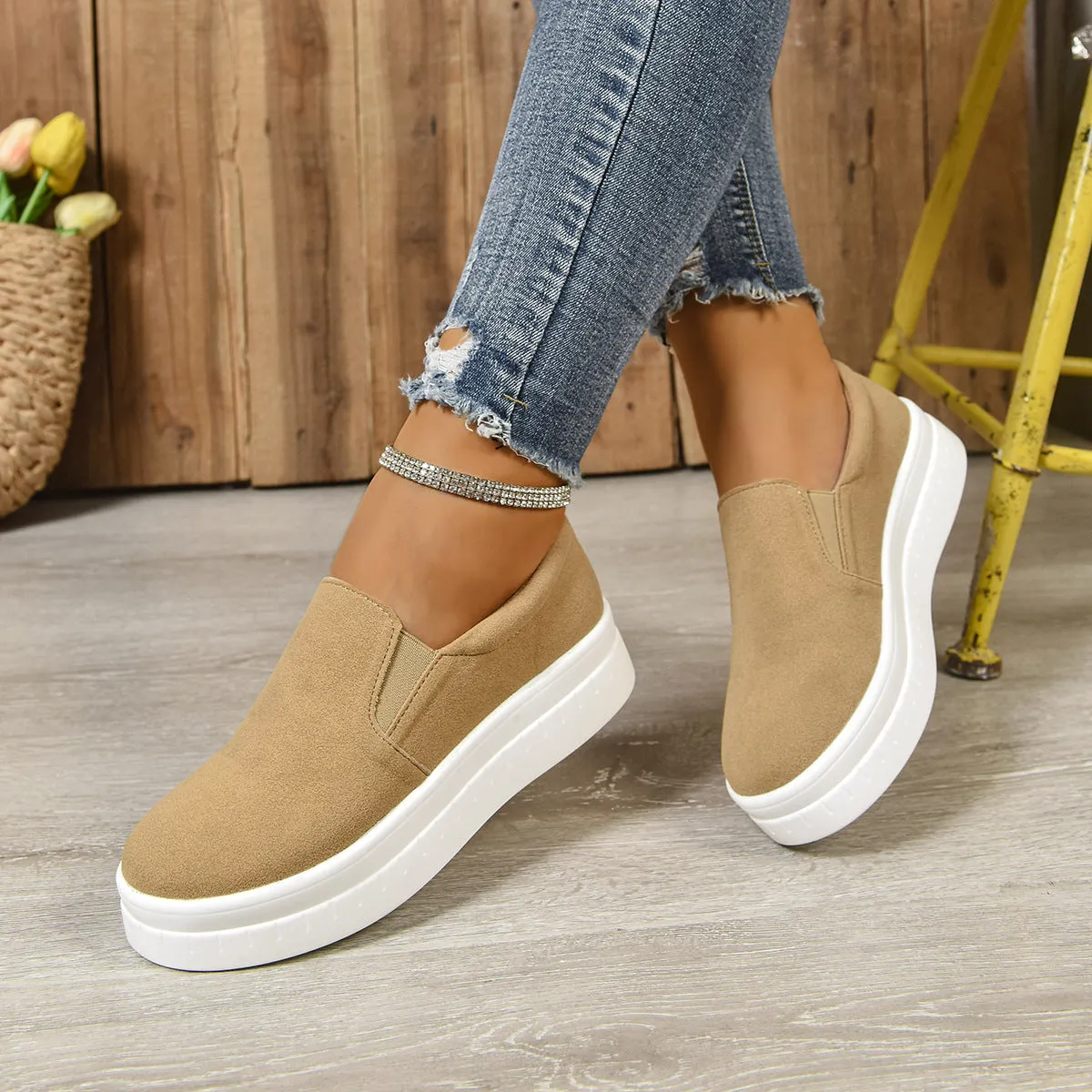 Women's round-toe thick platform sole flats in black, PU upper, elastic band, side view