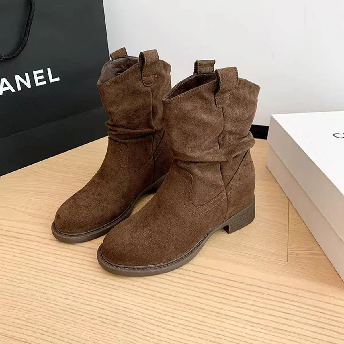 Women's solid colour suede chunky heel ankle boots with platform block heel in khaki colour