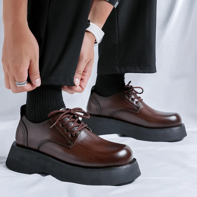 Men's low-top cowhide leather shoes in black with leather toe cap and patchwork detail