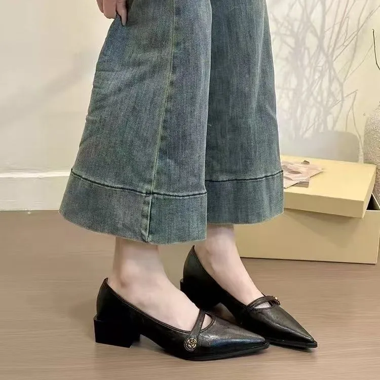 Women's retro low-cut high heels with chunky heel in black and brown, sizes 34-40