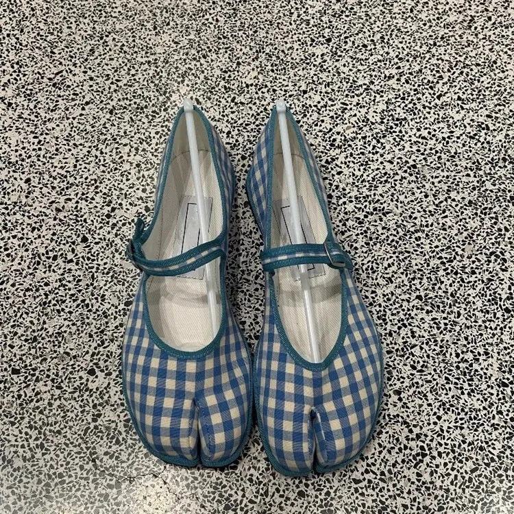 Korean style plaid split toe ballet flat pumps with low heel and sheepskin upper in picture colour