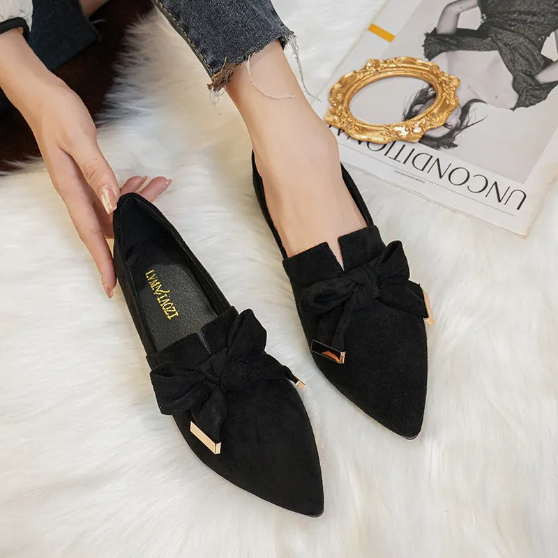 Women's flat shoes deep mouth slip-on pumps in black with metal belt decoration, low heel