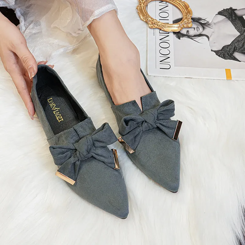 Women's flat shoes deep mouth slip-on pumps in black with metal belt decoration, low heel