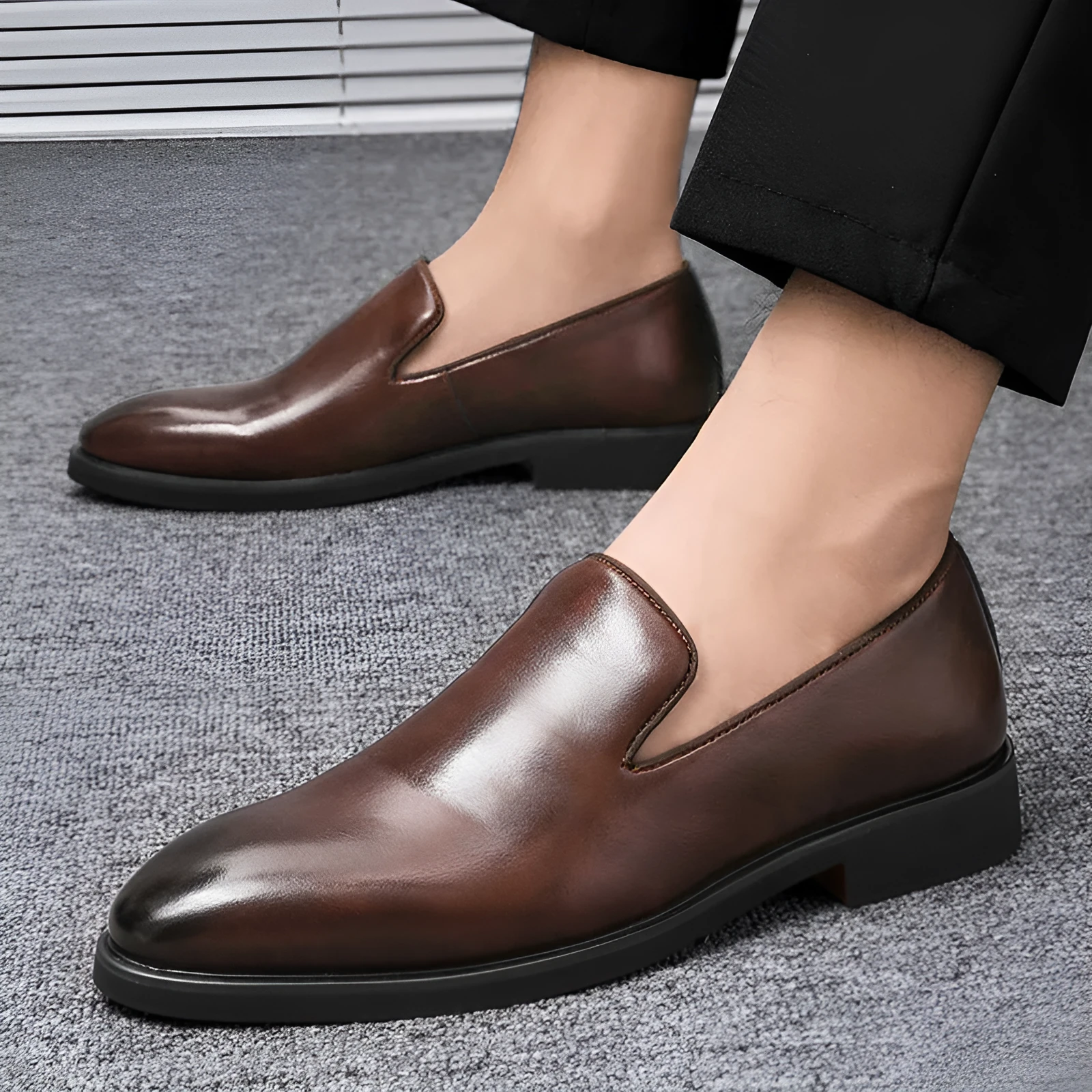 Men's polished pointed low-top business casual shoes with artificial PU upper and rubber sole in black colour