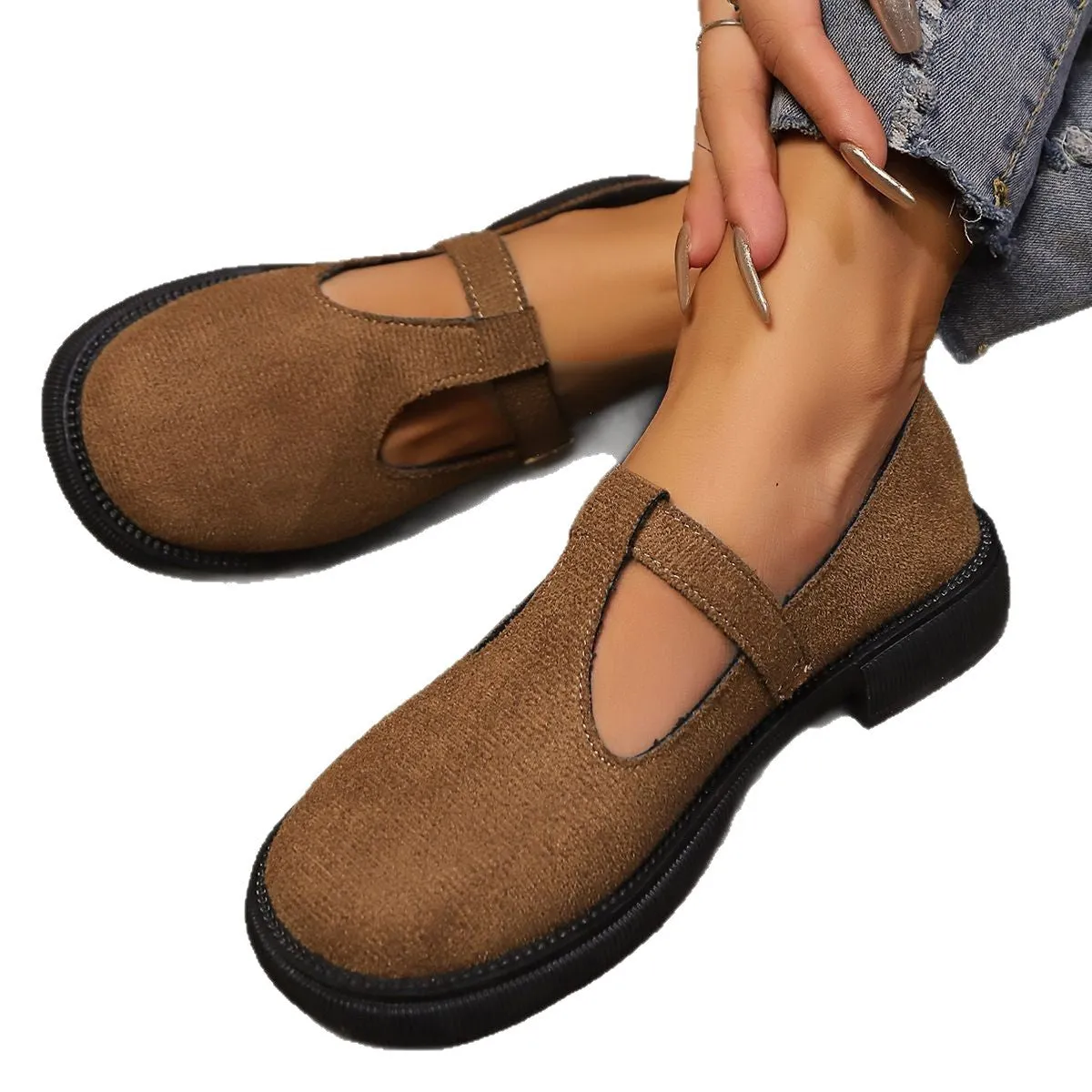 Women's thick bottom retro shoes in suede with buckle fastening and rubber sole, black platform colourway