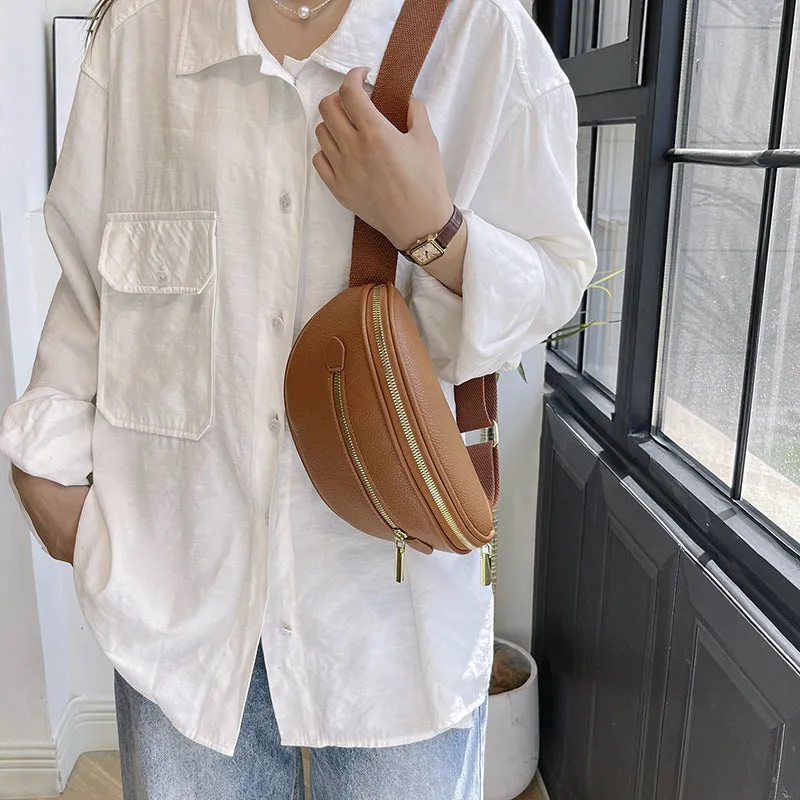 Retro women's single shoulder crossbody bag in PU leather with stitched detail, black colour, front view